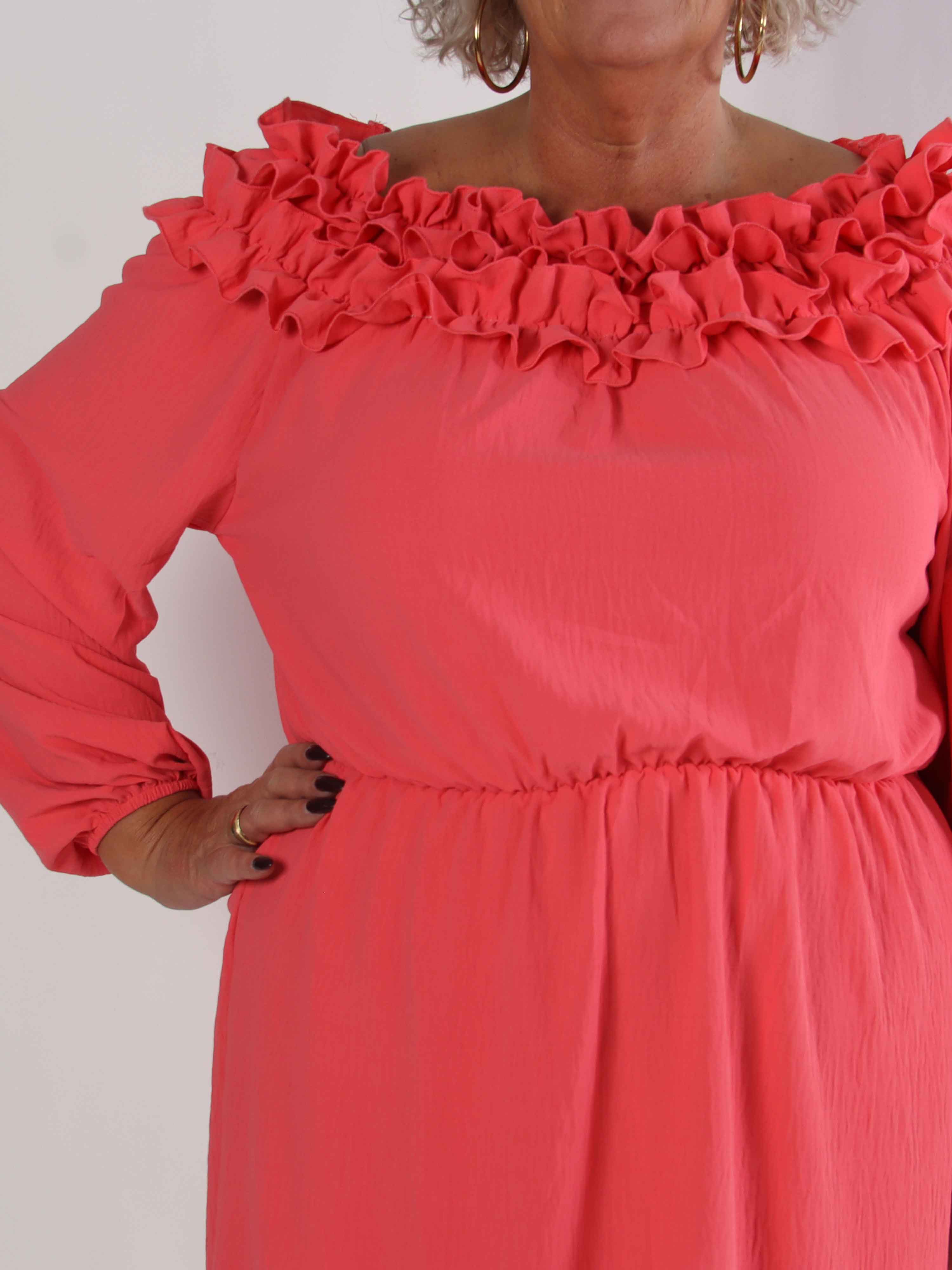 Chili Fitted Dress - Plus size kjole med flæsekant og elastik i taljen